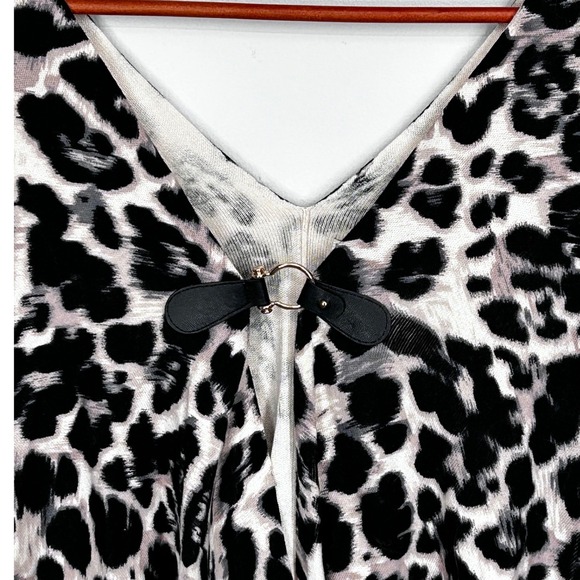Dana‎ Buchman Animal Print Poncho Cape Wrap Front Clasp Super Soft Women's S/M - Picture 2 of 5